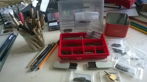 nib-and-and-pen-collection-for-calligraphy-and-lettering-uk